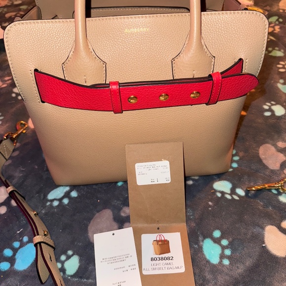 I wish I could use this bag, however diaper bags / totes have become my life. - Picture 1 of 4